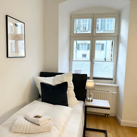Apartamento Bella - Business&family Ap 5, 100m Zum Konzerteingang Schloss, Parkplatz, Smarttv, Netflix, Waschmaschine,24h Checkin, 30qm