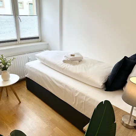 Bella Casa - Business&family, 100m Zum Konzerteingang Schloss, Parkplatz, Smarttv, Netflix, Waschmaschine,24h Checkin, 30qm, Ap 5
