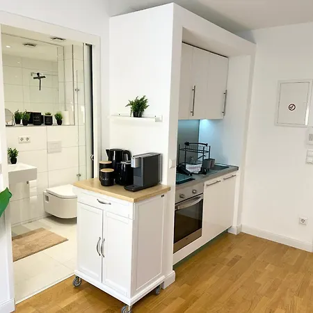 Bella - Business&family Ap 5, 100m Zum Konzerteingang Schloss, Parkplatz, Smarttv, Netflix, Waschmaschine,24h Checkin, 30qm * Ludwigsburg