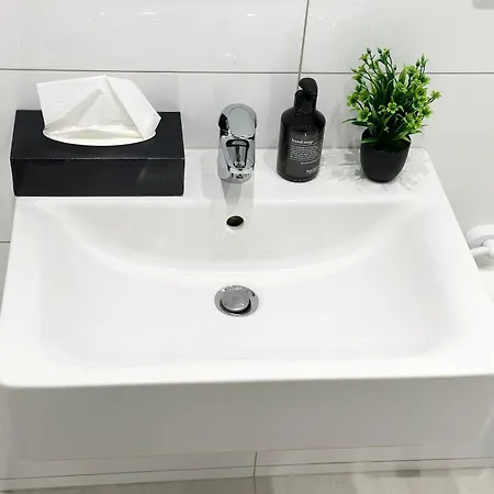 Apartamento Bella - Business&family Ap 5, 100m Zum Konzerteingang Schloss, Parkplatz, Smarttv, Netflix, Waschmaschine,24h Checkin, 30qm