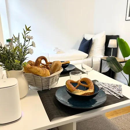 Bella - Business&family Ap 5, 100m Zum Konzerteingang Schloss, Parkplatz, Smarttv, Netflix, Waschmaschine,24h Checkin, 30qm Apartamento Ludwigsburg