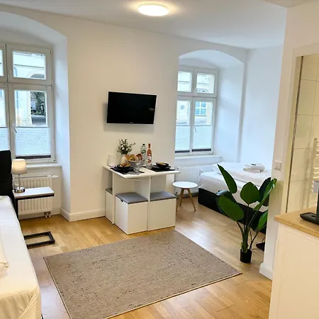 Bella Casa - Business&family, 100m Zum Konzerteingang Schloss, Parkplatz, Smarttv, Netflix, Waschmaschine,24h Checkin, 30qm, Ap 5