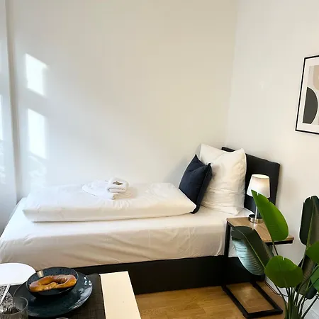 Bella - Business&family Ap 5, 100m Zum Konzerteingang Schloss, Parkplatz, Smarttv, Netflix, Waschmaschine,24h Checkin, 30qm * Ludwigsburg