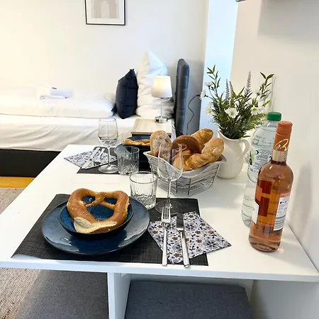 Bella Casa - Business&family, 100m Zum Konzerteingang Schloss, Parkplatz, Smarttv, Netflix, Waschmaschine,24h Checkin, 30qm, Ap 5 Ludwigsburg