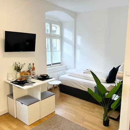 Apartamento Bella - Business&family Ap 5, 100m Zum Konzerteingang Schloss, Parkplatz, Smarttv, Netflix, Waschmaschine,24h Checkin, 30qm Ludwigsburg