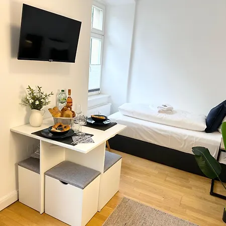 Appartement Bella Casa - Business&family, 100m Zum Konzerteingang Schloss, Parkplatz, Smarttv, Netflix, Waschmaschine,24h Checkin, 30qm, Ap 5